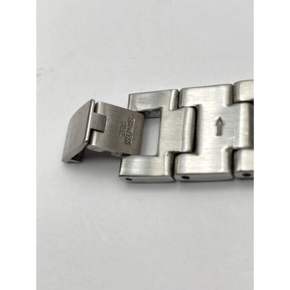 Kenneth Cole Reaction Womens Watch 25mm - New Battery -Date- WR - KC4578-U54-06 - Picture 4 of 10